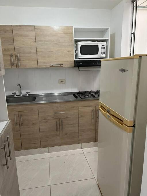 Apartamento En El Poblado Cerca Universidad Ces Apartamento